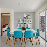 Near Airport - 3 Bedrooms - Ideal For Families!